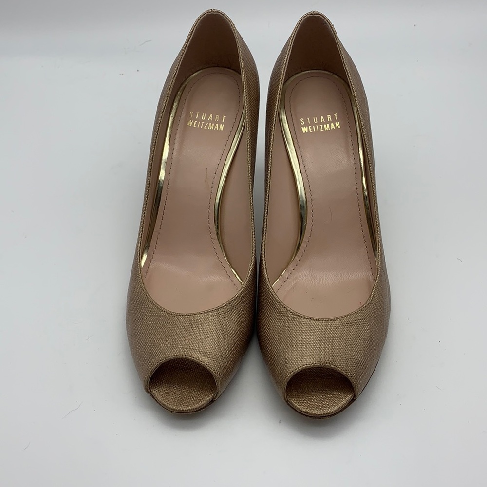 Stuart Weitzman Peep toe golden woven heels